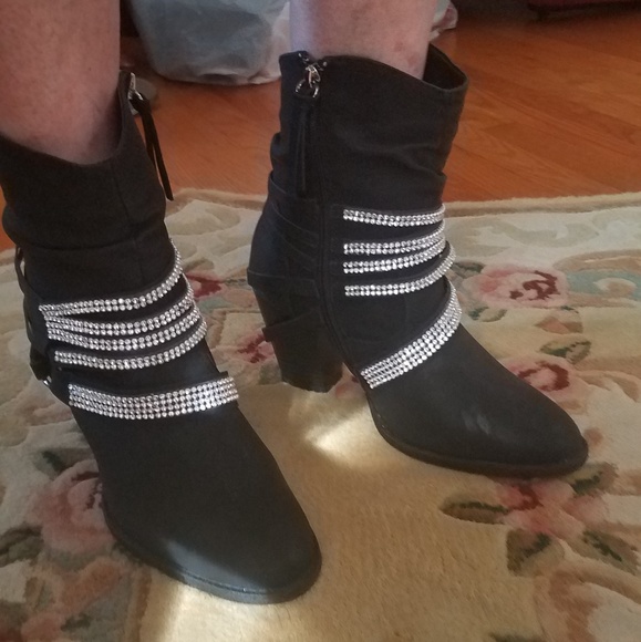 daisy fuentes boots with rhinestones